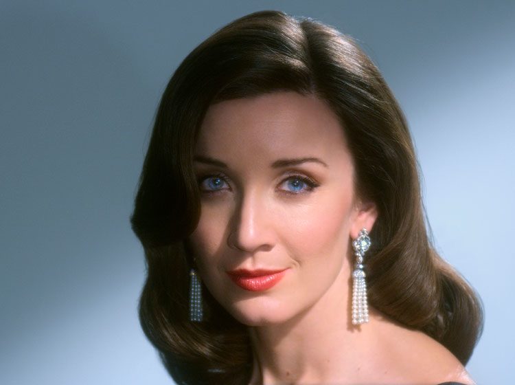 Carly Paoli