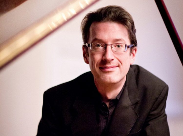 Llŷr Williams, piano