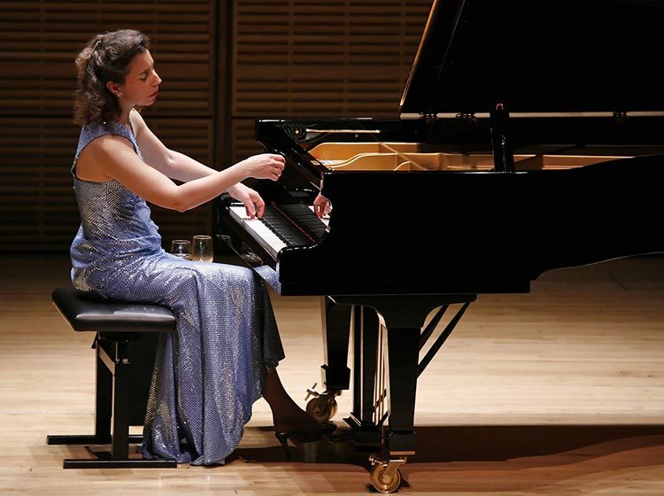 Angela Hewitt, piano