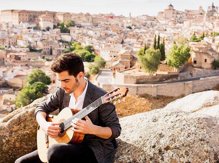 Miloš Karadaglić. Photo: Lars Borges, Mercury Classics