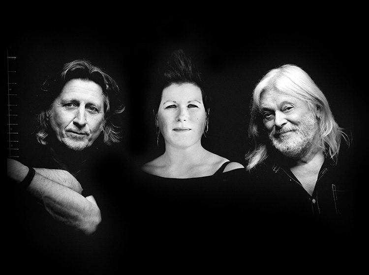 Show of Hands with Miranda Sykes