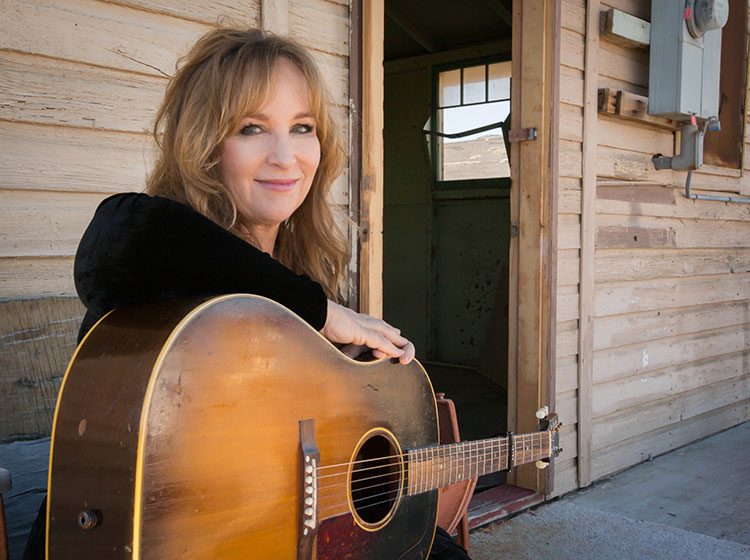 Gretchen Peters