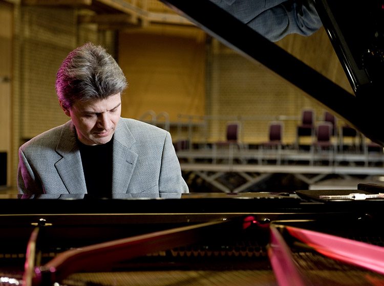 Mark Bebbington, piano