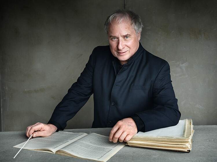 András Keller, conductor. Photo by Emmer Laszlo.