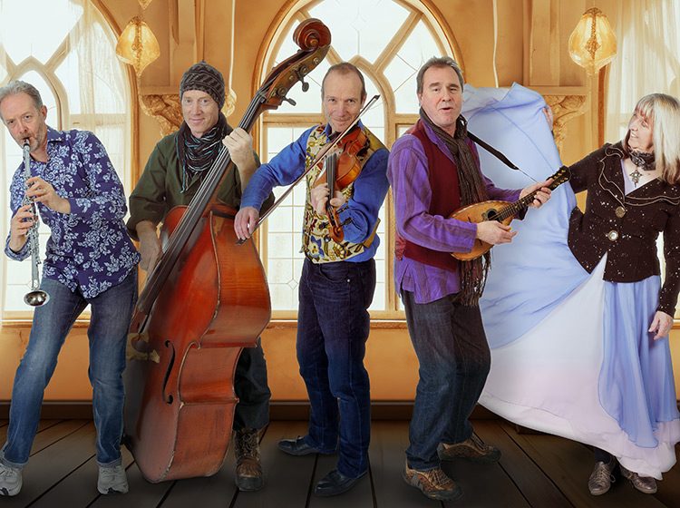 Maddy Prior & The Carnival Band