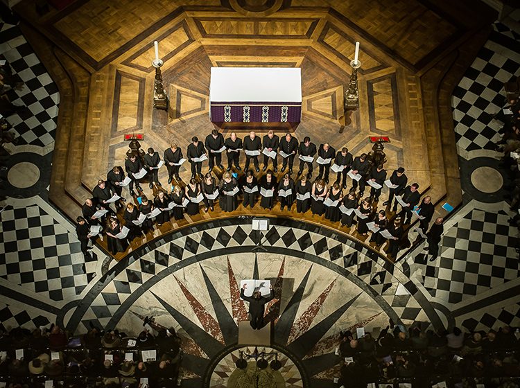 The Tallis Scholars performing Spem in alium