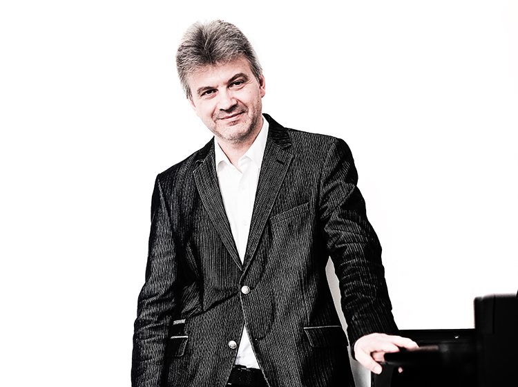 Mark Bebbington. Photo by Jack Liebeck.