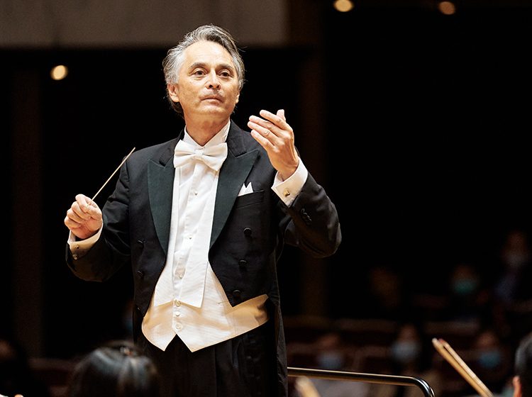 Jun Märkl. Photo by Tat Keng Tey.